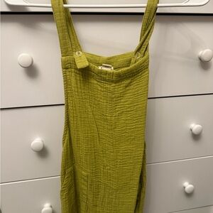 Billabong Green Romper Size Medium **Last picture is website image for show
